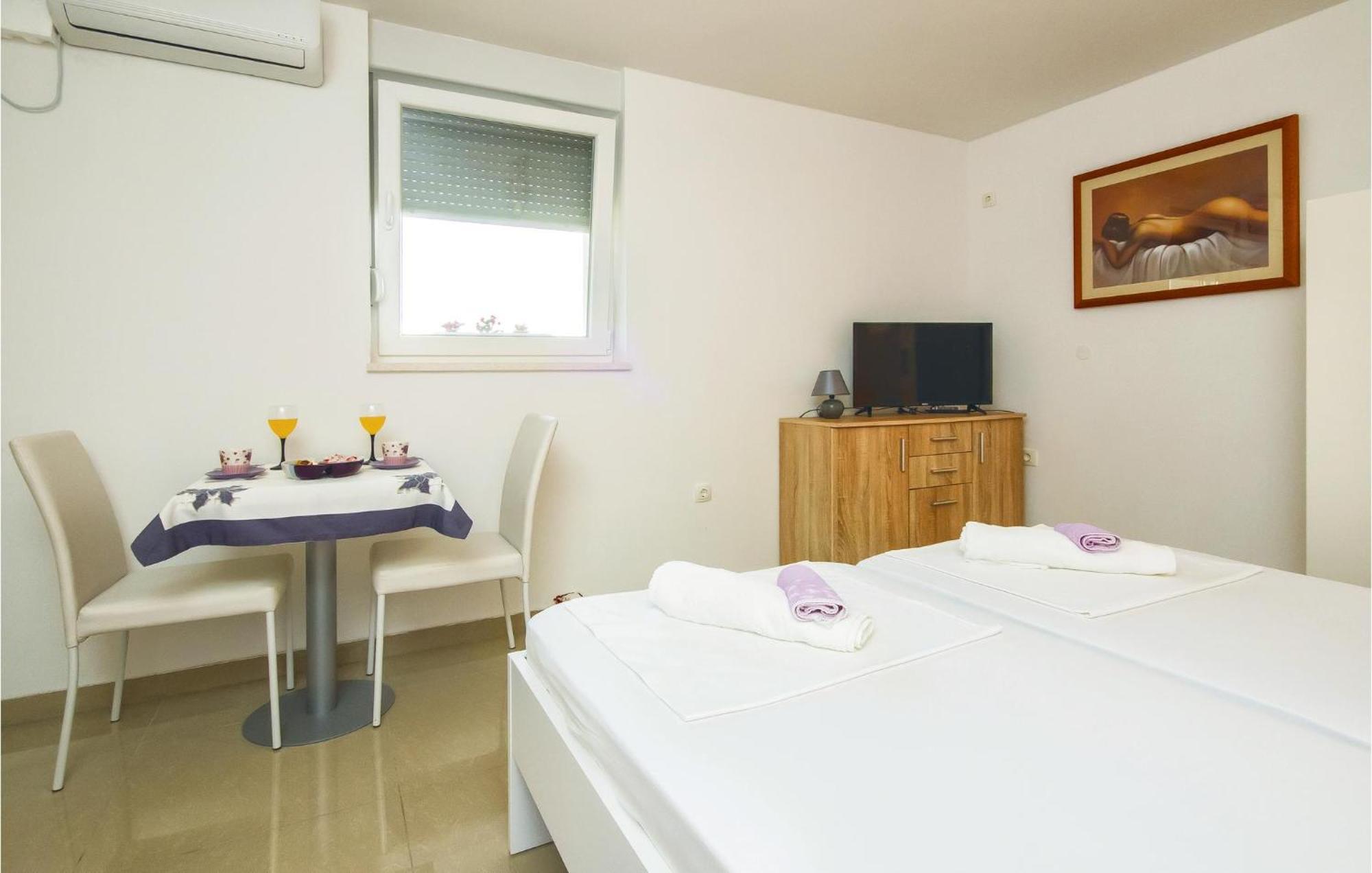 Nice Apartment In Mali Rat With Wifi Sumpetar Dış mekan fotoğraf